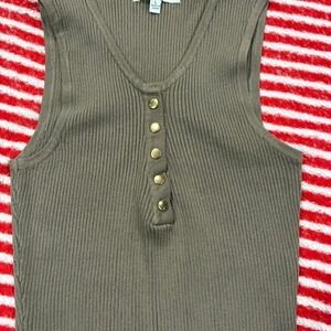 love tree Ribbed knit henley brown tank top with gold bottoms size Large SKU15